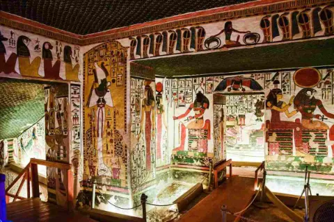 ancient egyptians colored paintings in walls, luxor city